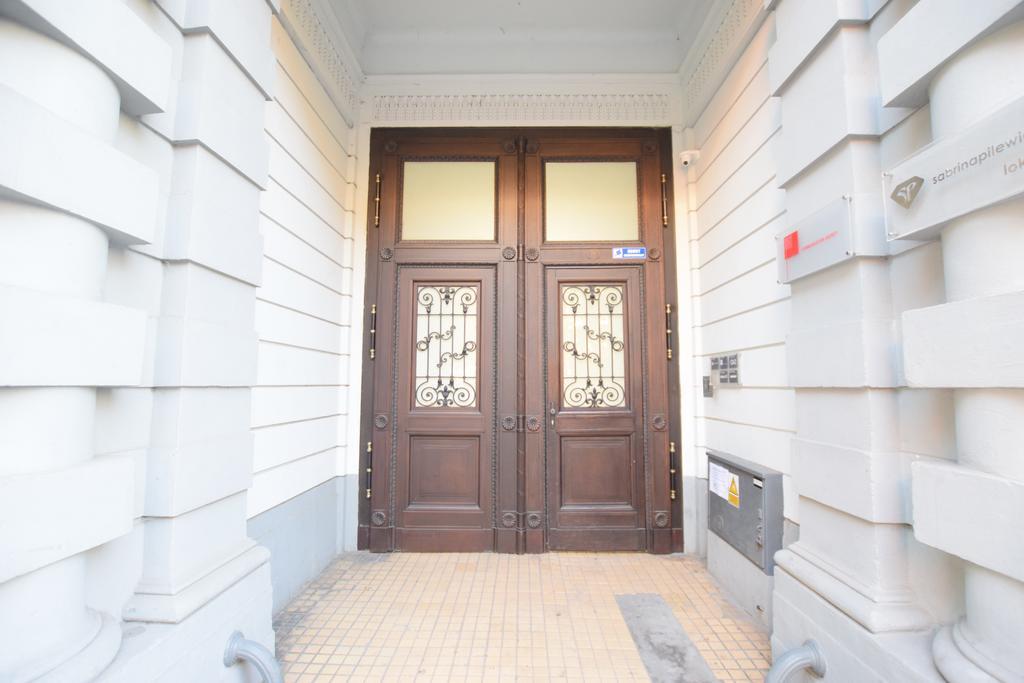 Elegant Apartment Copernicus ワルシャワ エクステリア 写真
