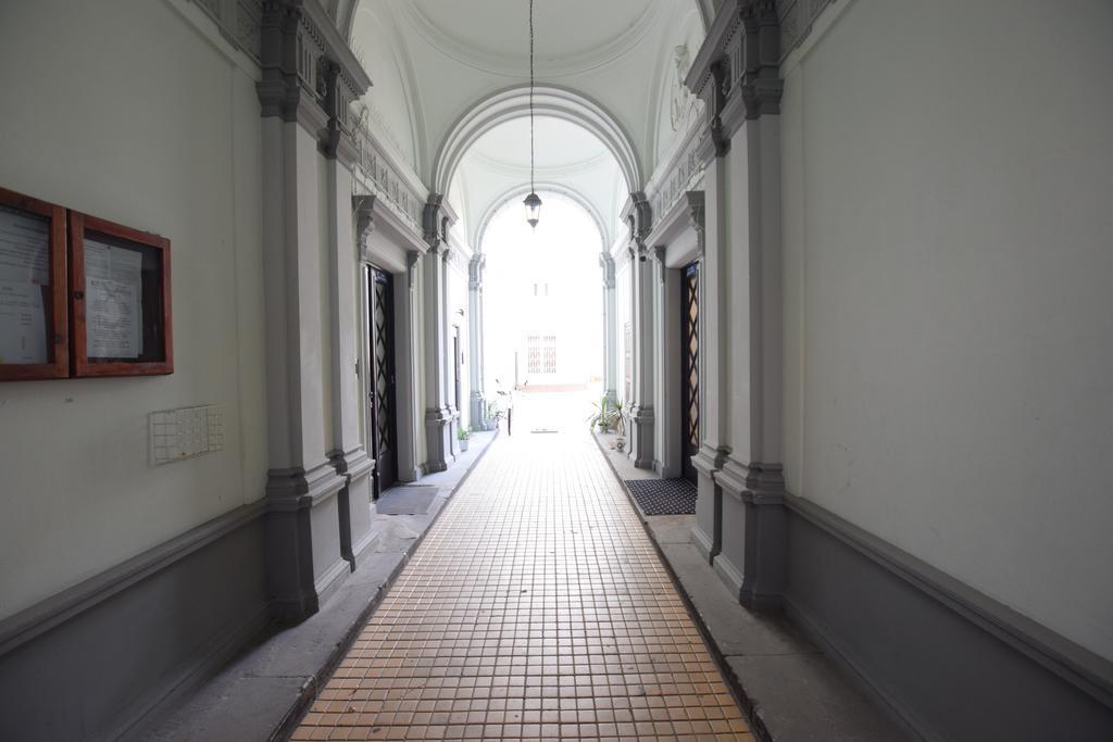Elegant Apartment Copernicus ワルシャワ エクステリア 写真