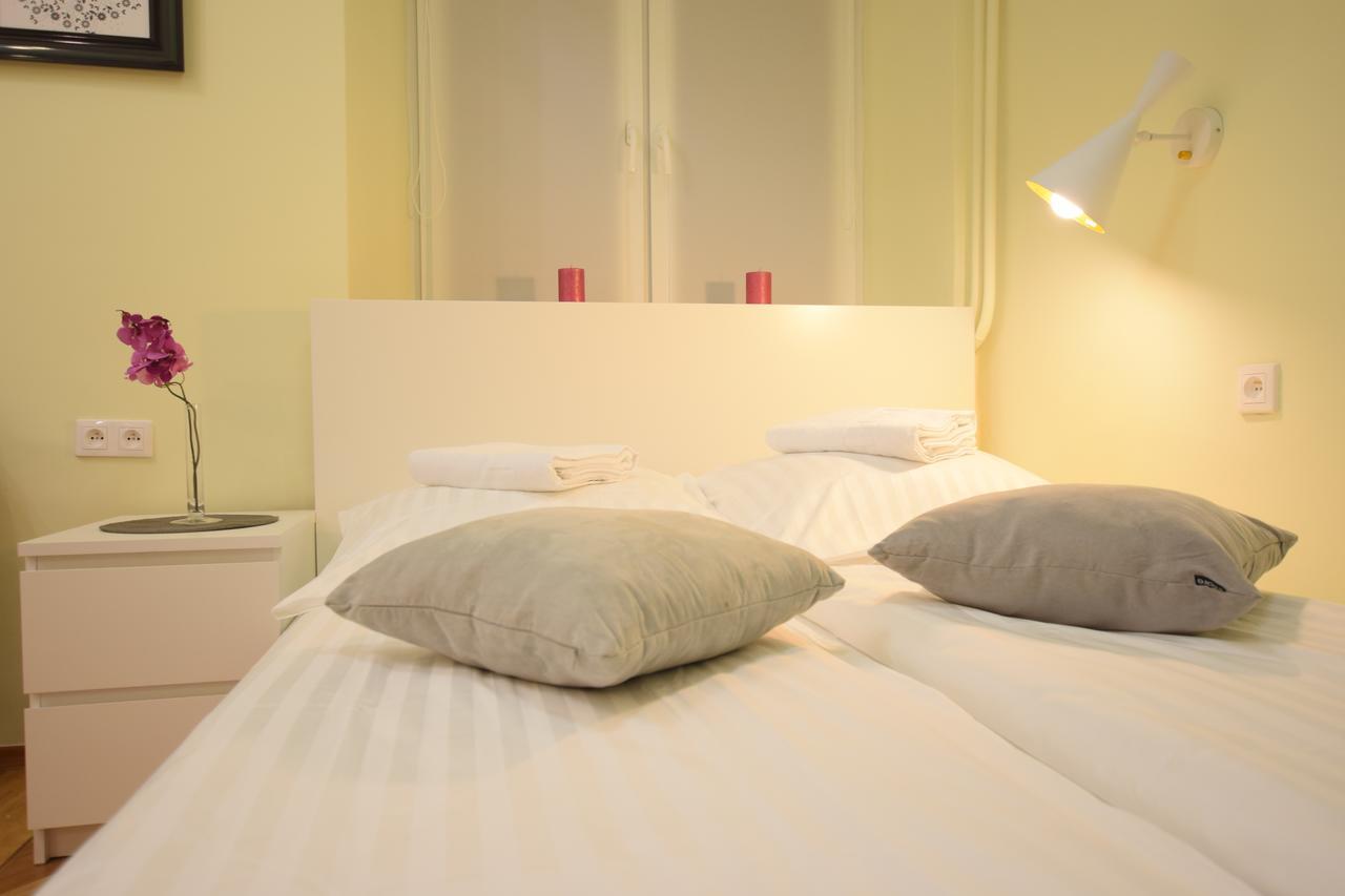 Elegant Apartment Copernicus ワルシャワ エクステリア 写真